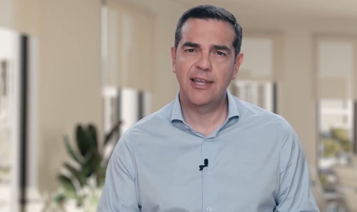 Αλέξης Τσίπρας: «Είμαι εδώ, δεν θα εγκαταλείψω τη μάχη» – Αφήνει αιχμές κατά του ΠΑΣΟΚ