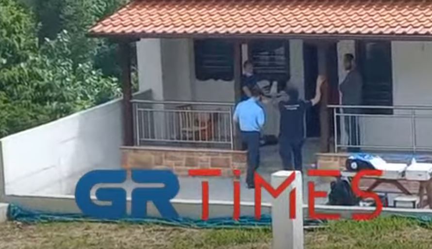 Χαλκιδική: Στο παιδικό δωμάτιο εντοπίστηκε νεκρή η 36χρονη – Η αυτοψία, τα τραύματα και οι πατημασιές με ίχνη αίματος