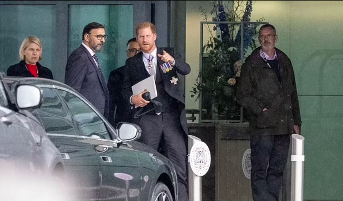 Πρίγκιπας Χάρι: Άναψε φωτιές μια ανάρτηση για το κοστούμι του