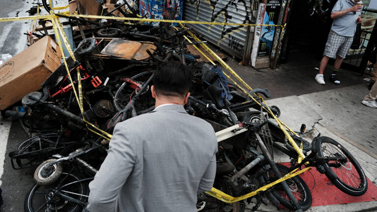 Νέα Υόρκη: Φωτιά σε κατάστημα πώλησης και επισκευής ηλεκτρικών ποδηλάτων – Τέσσερις νεκροί