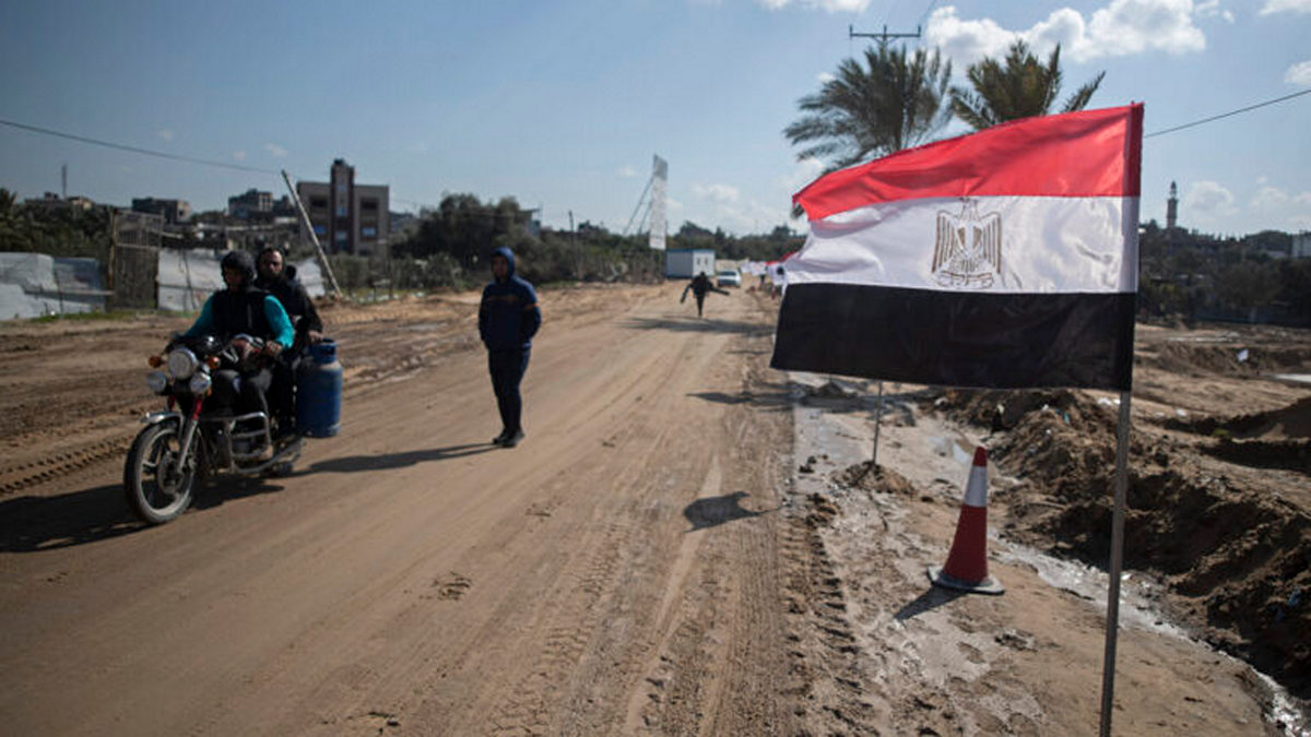 Αίγυπτος: Φονική αμμοθύελλα – Ένας νεκρός και πέντε τραυματίες από κατάρρευση διαφημιστικής πινακίδας