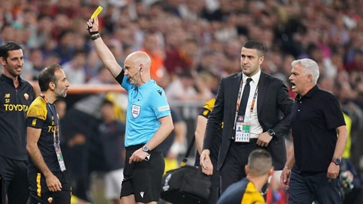 Ζοσε Μουρίνιο: Ποινή τεσσάρων αγωνιστικών από την UEFA