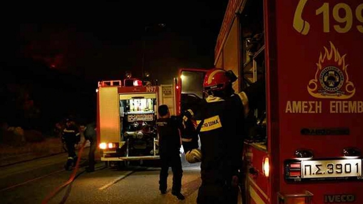 Γλυφάδα: Ολοκληρώθηκε η κατάσβεση της φωτιάς στο διαμέρισμα επί της οδού Μυστρά