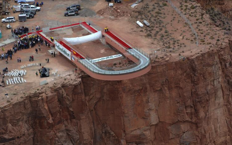 Τραγωδία στις ΗΠΑ: Τουρίστας έπεσε από ύψος 1.220 μέτρων στο Grand Canyon Skywalk