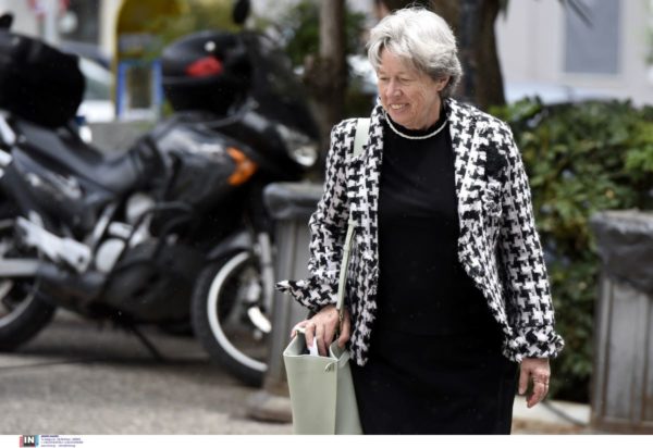 Αθηνά Λινού