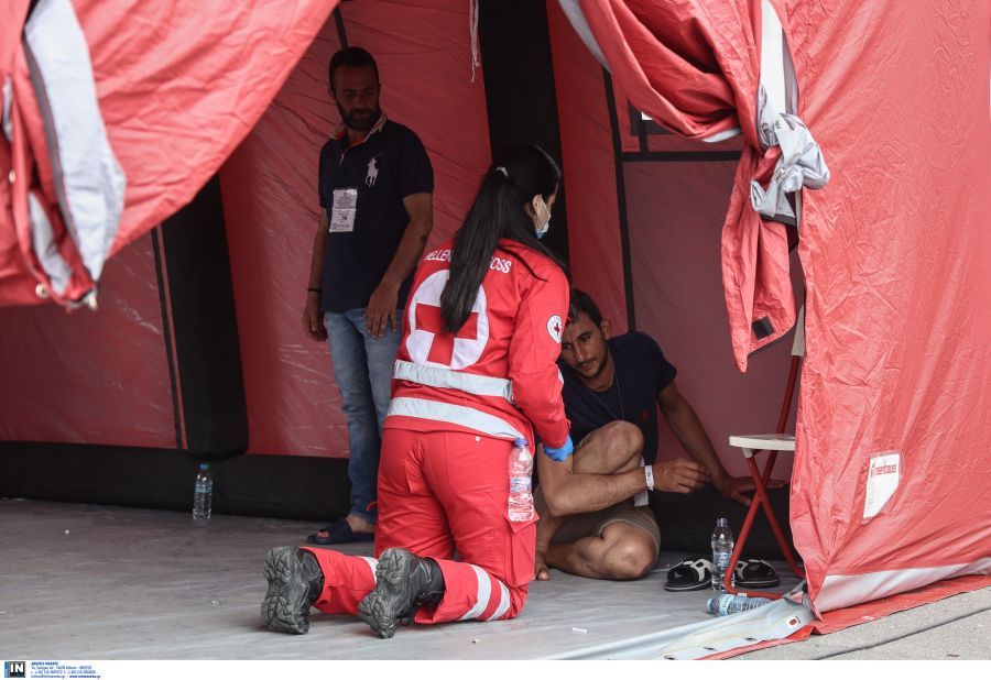 Ναυάγιο στην Πύλο: Συγκλονίζει η ψυχολόγος  των διασωθέντων – «Σοκ και σύγχυση, τους άφηναν χωρίς νερό»