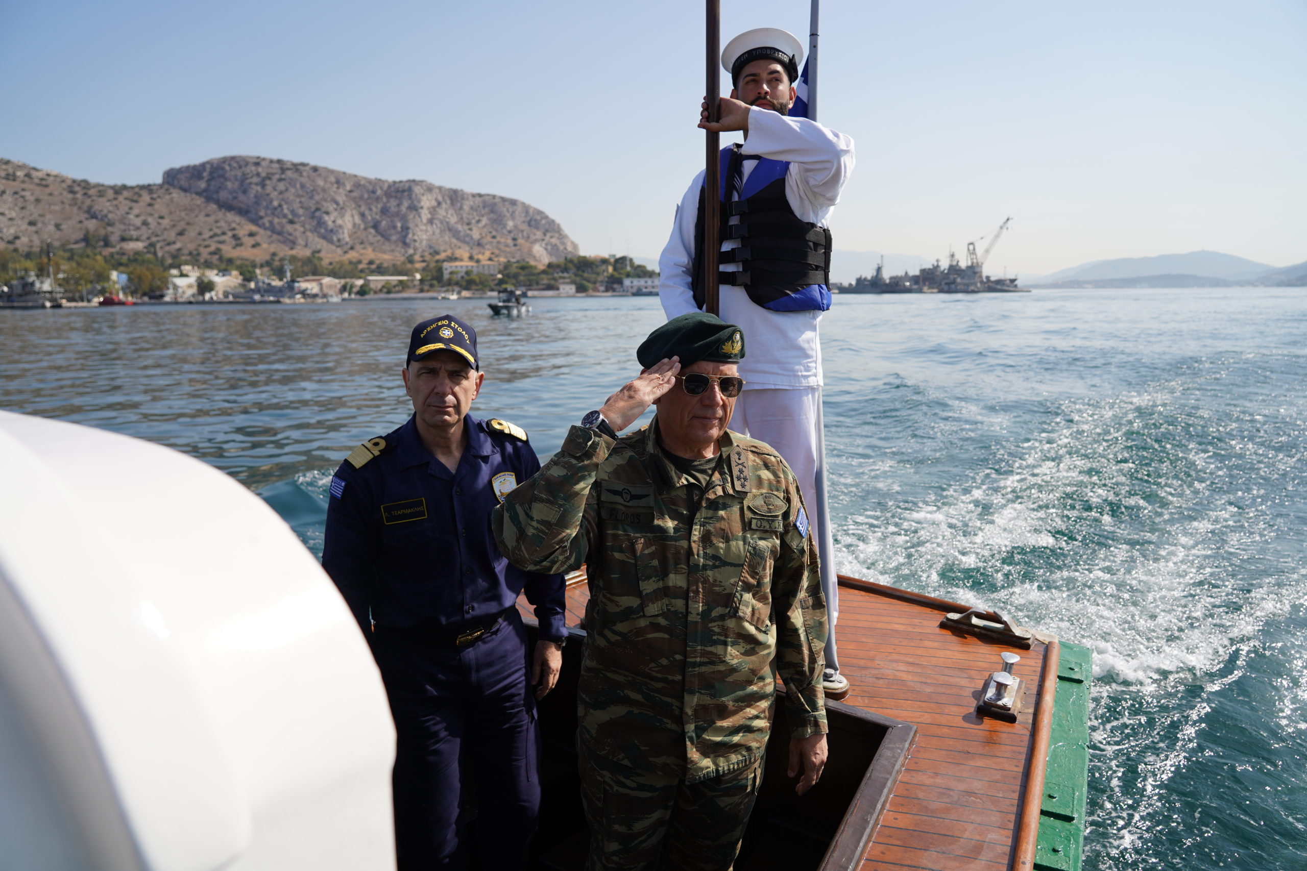 Ο Αρχηγός ΓΕΕΘΑ με τον Αρχηγό ΓΕΝ στην «φωλιά» του Στόλου