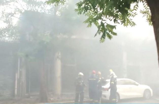 Φωτιά στο κέντρο της Αθήνας