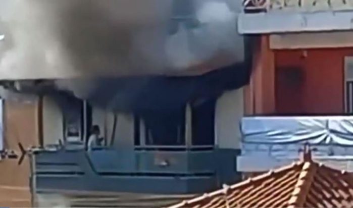 Φωτιά σε διαμέρισμα στον Πειραιά