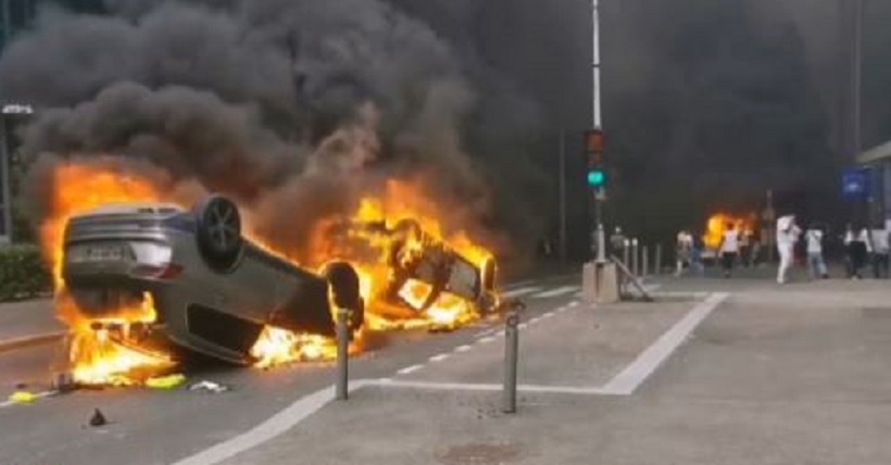 Γαλλία: Νέα επεισόδια για τον θάνατο του 17χρονου από σφαίρα αστυνομικού – Αναποδογύρισαν και πυρπόλησαν αυτοκίνητα