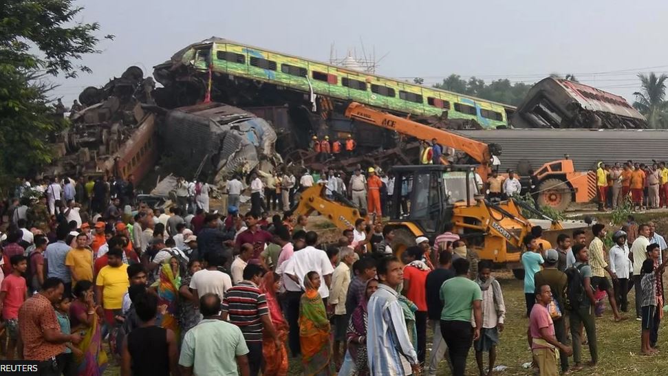 Ινδία: Οι πρώτες εκτιμήσεις για τα αίτια της σιδηροδρομικής τραγωδίας