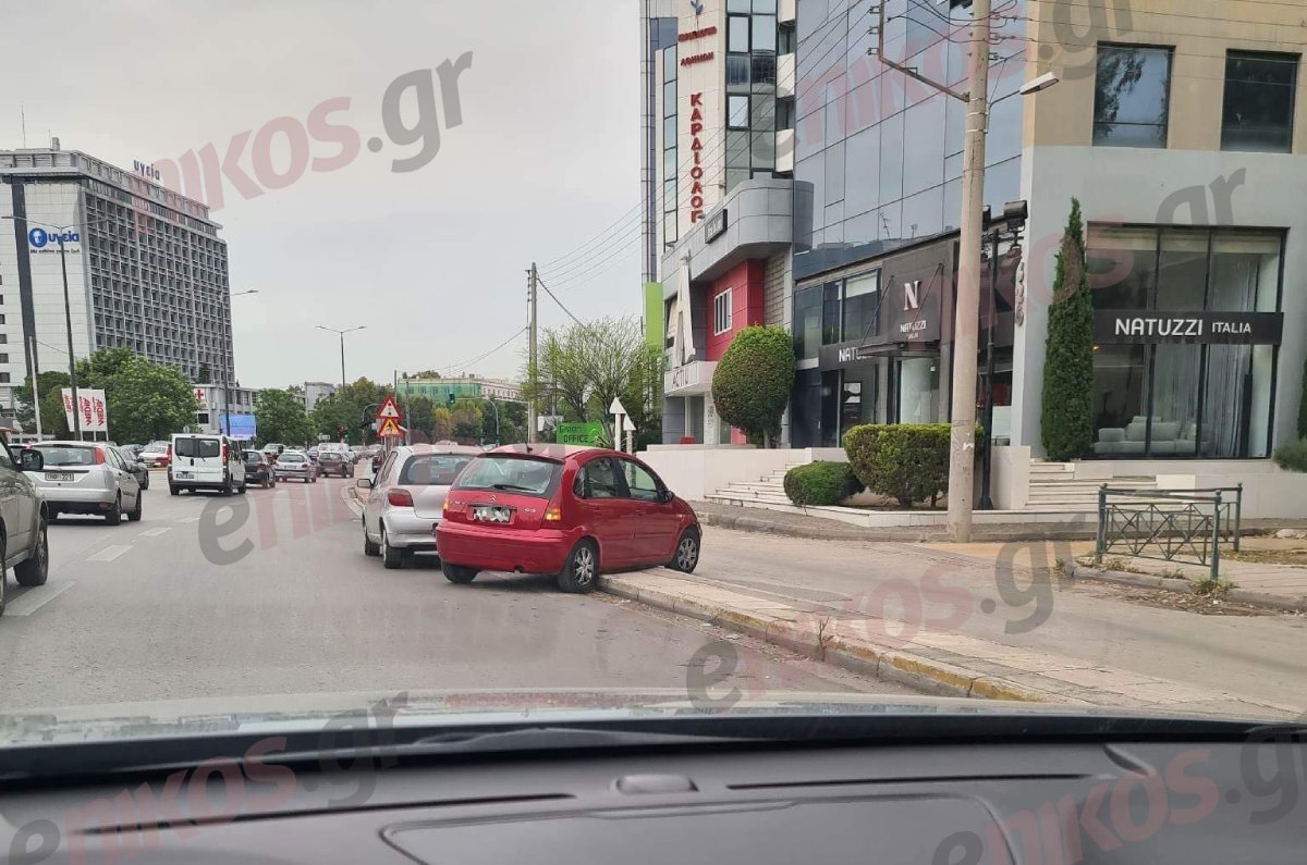 Αυτοκίνητο «κόλλησε» στην Λεωφόρο Κηφισίας – ΦΩΤΟ αναγνώστη