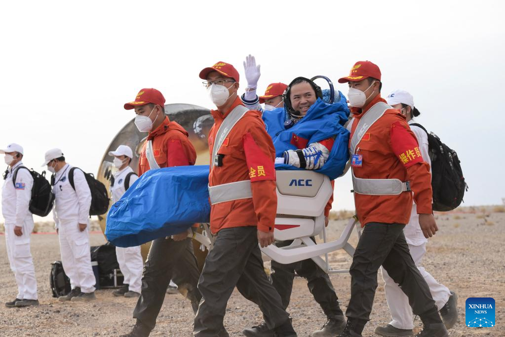Κίνα: Οι αστροναύτες Shenzhou-15