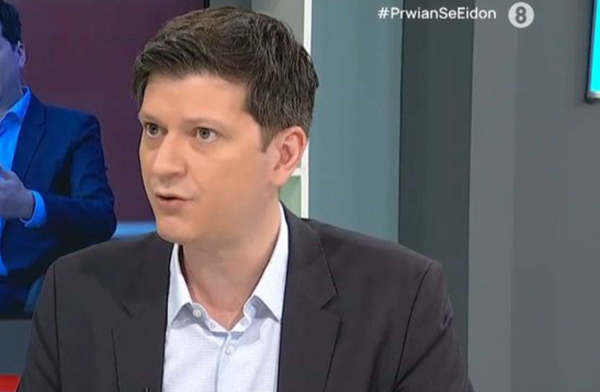 Απόστολος Μαγγηριάδης: «Προσπάθησα να πνίξω το φόβο μου» – Τι είπε ο δημοσιογράφος για τον σεισμό εν ώρα δελτίου