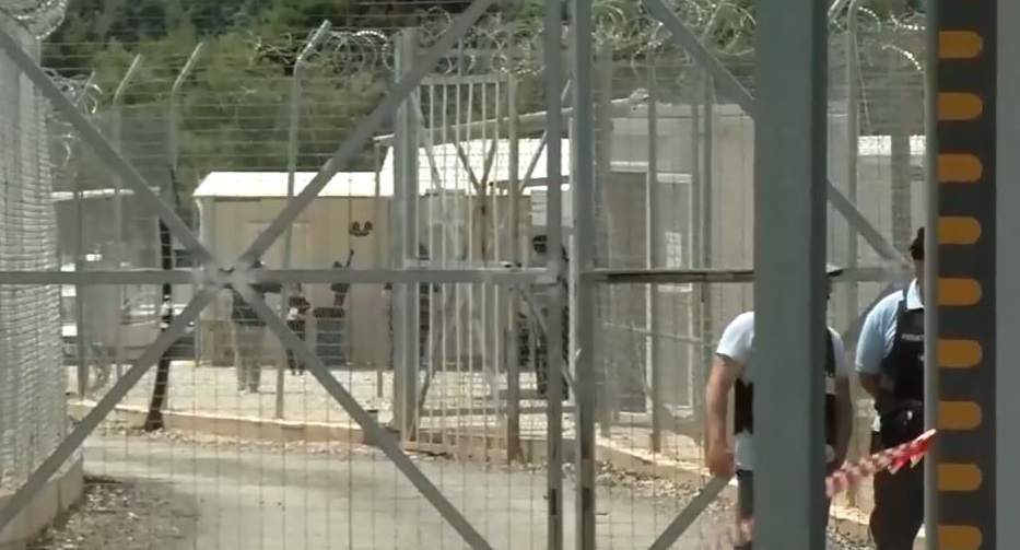 Ναυάγιο στην Πύλο: Στο Κέντρο Υποδοχής και Ταυτοποίησης της Μαλακάσας οι πρώτοι διασωθέντες μετανάστες