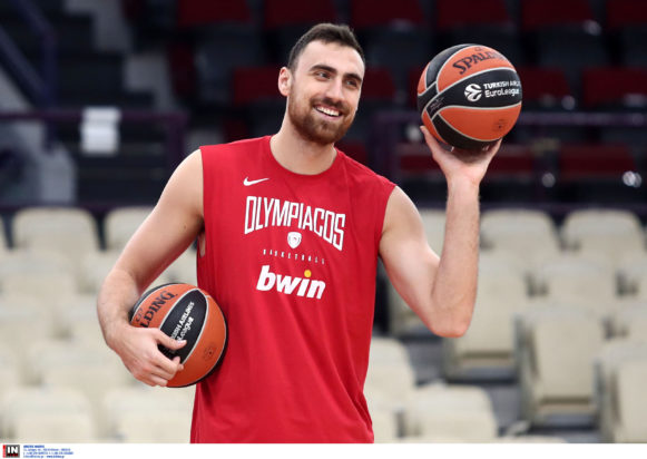 Νίκολα Μιλουτίνοφ