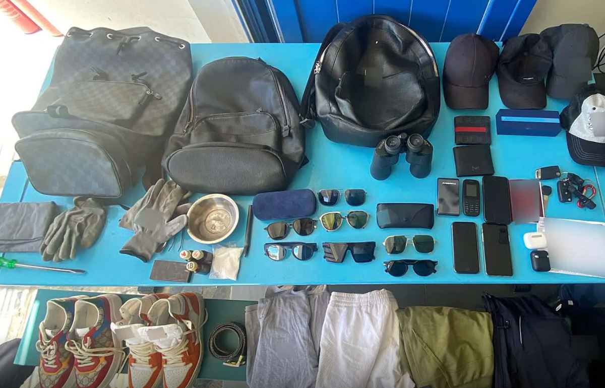 Μύκονος: Σπείρα διαρρηκτών «ξάφριζε» βίλες – Κοντά στο μισό εκατομμύριο η λεία τους