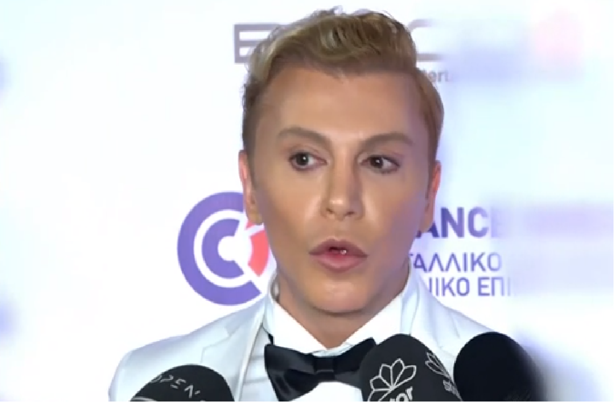 Τάκης Ζαχαράτος