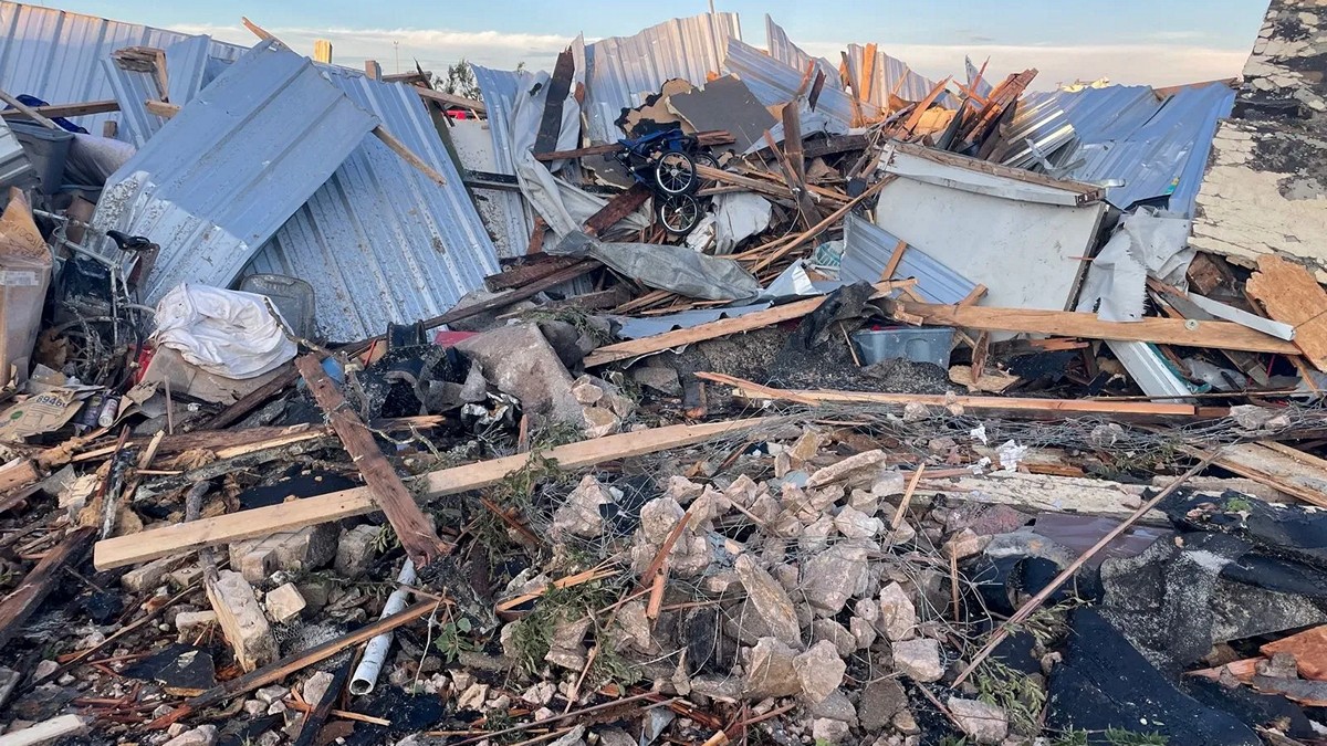 ΗΠΑ: Ανεμοστρόβιλος σαρώνει την πόλη Πέριτον στο Τέξας – Αναφορές για νεκρούς και αρκετούς τραυματίες