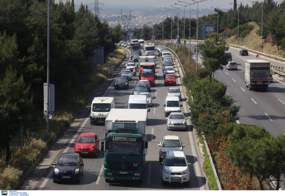 Θεσσαλονίκη: Καραμπόλα έξι οχημάτων στην Περιφερειακή οδό – Ταλαιπωρία για τους οδηγούς