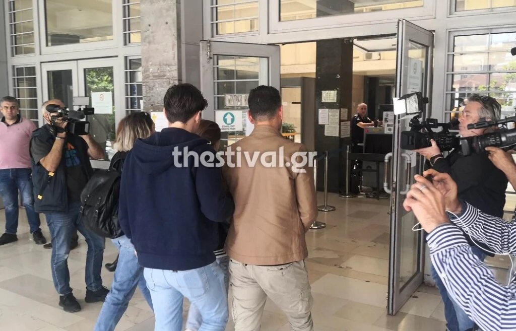 Θεσσαλονίκη: Κακουργηματική δίωξη στον αστυνομικό που συνελήφθη για παράνομη διακίνηση μεταναστών