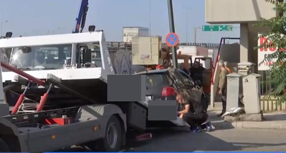 Τροχαίο στον Κηφισό: Αυτοκίνητο «καρφώθηκε» σε κολώνα