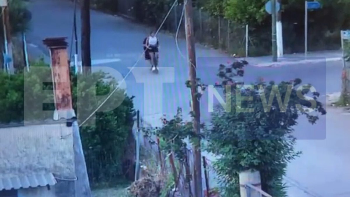 Καλαμάτα: Η στιγμή της σύγκρουσης του αυτοκινήτου με το πατίνι στο οποίο επέβαιναν δύο παιδιά – ΒΙΝΤΕΟ ντοκουμέντο