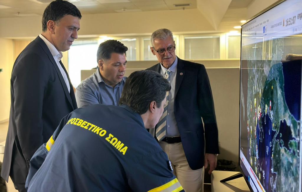 Φωτιές: Οι ΗΠΑ στέλνουν Chinooks  – Τσούνης: «Θα συνεχίσουμε να βοηθάμε την Ελλάδα»