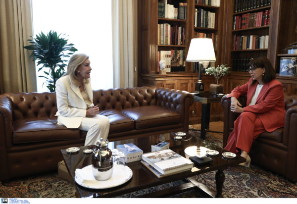 Σακελλαροπούλου με Βαρδινογιάννη