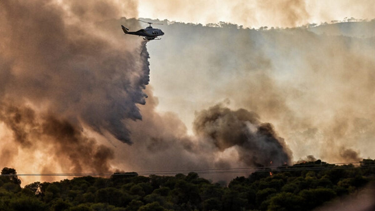 Φωτιές σε Μάνδρα, Ρόδο και Λακωνία: Καλύτερη η εικόνα – Σηκώθηκαν τα εναέρια μέσα