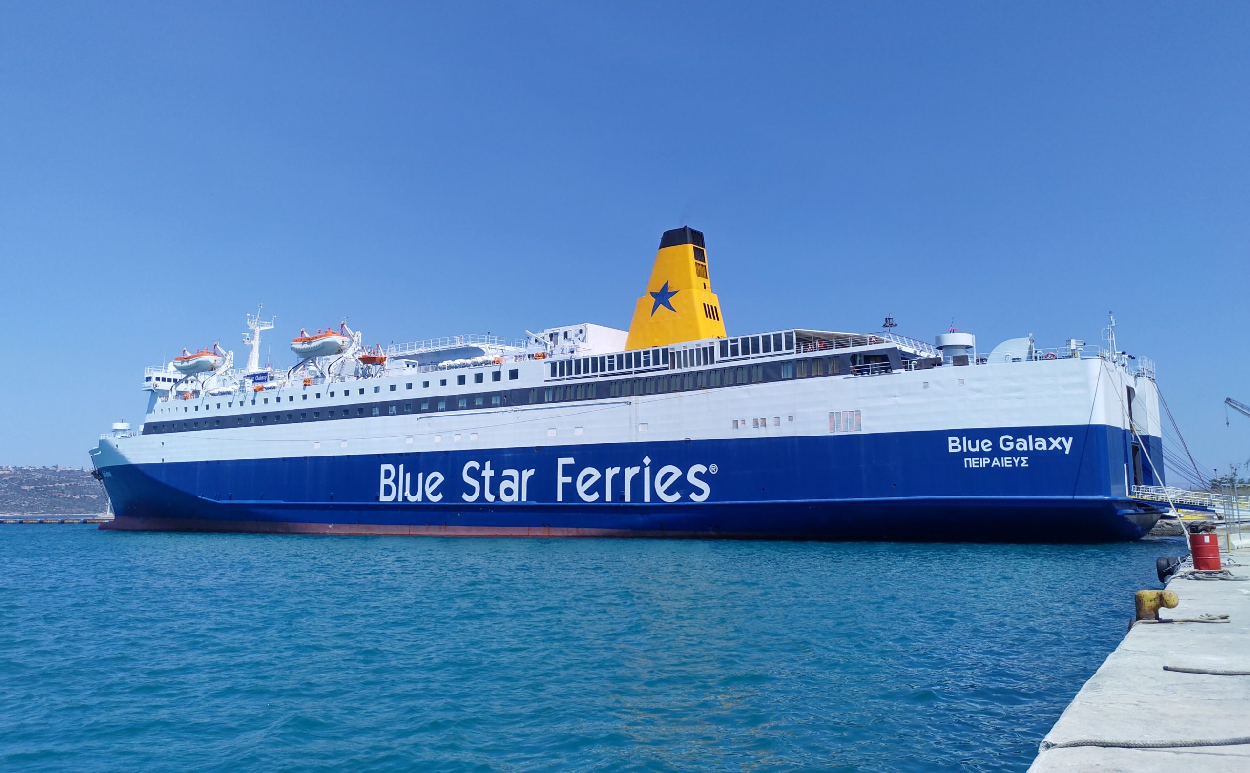 Πειραιάς: Επιστρέφει το πλοίο Blue Galaxy λόγω μηχανικής βλάβης – Ταλαιπωρία για 506 επιβάτες