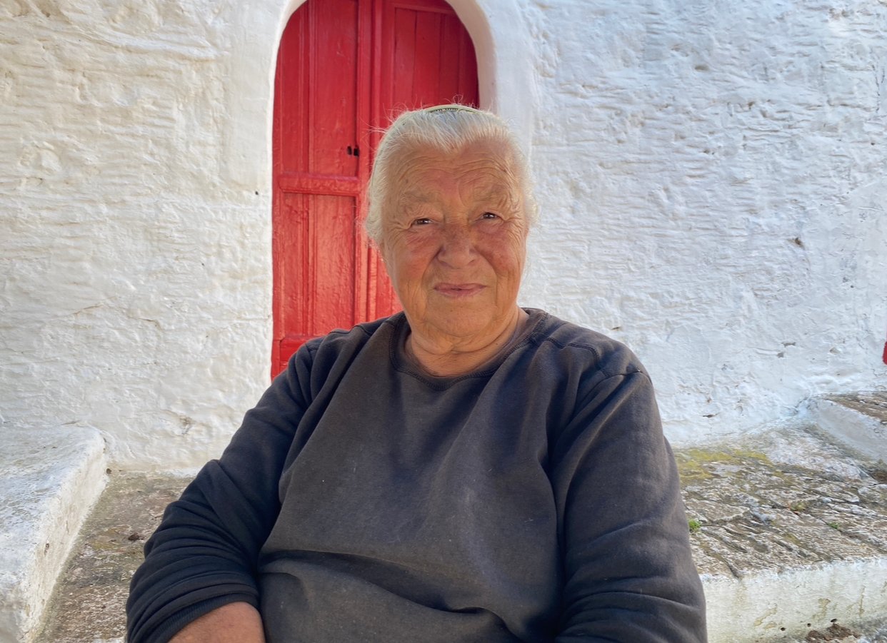 Χάλκη: Η 73χρονη που φροντίζει τη Μονή Αγίου Ιωάννη
