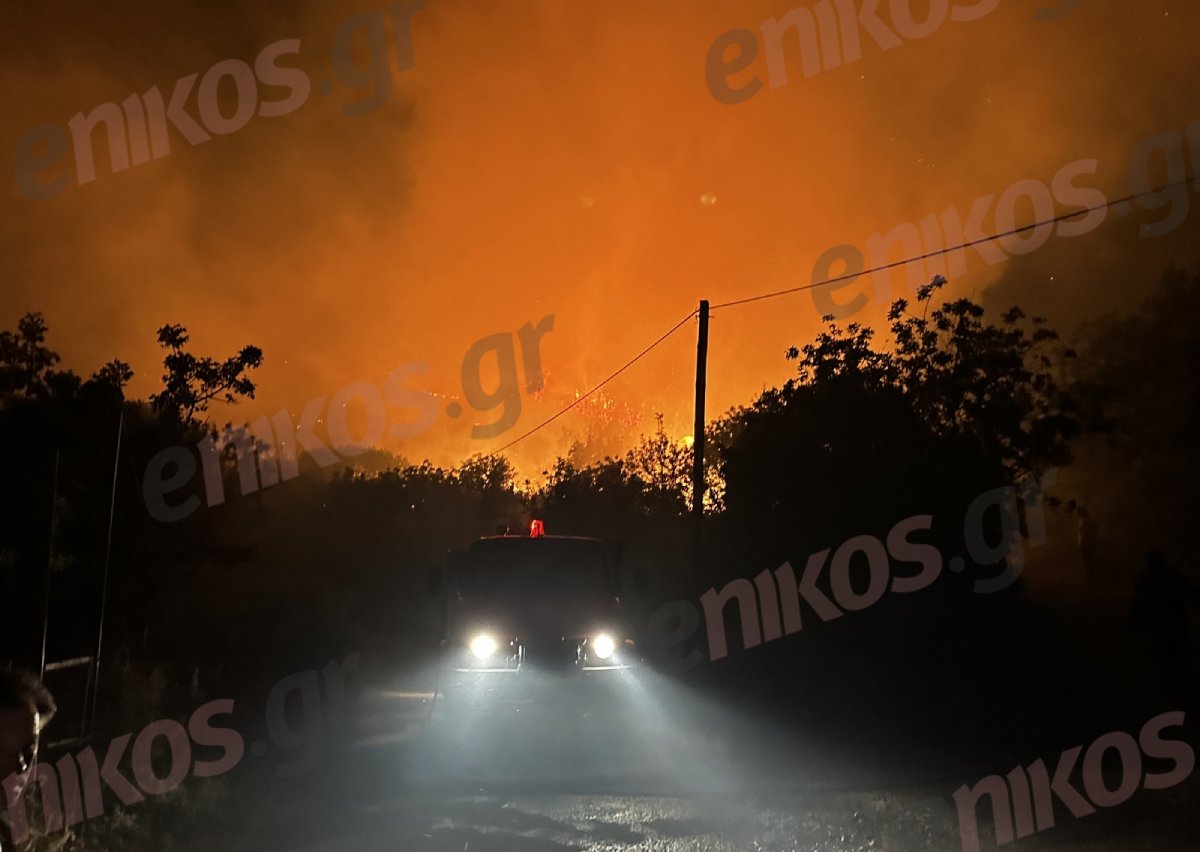Μαίνεται η φωτιά στην Κέρκυρα – Μεταφέρθηκαν οι πρώτοι τουρίστες σε ασφαλή σημεία – ΦΩΤΟ και ΒΙΝΤΕΟ