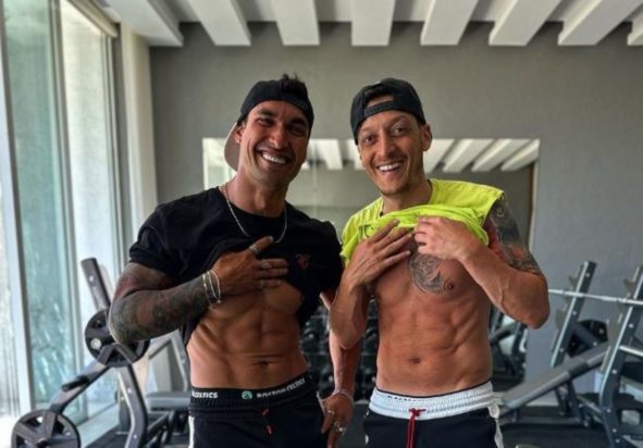 Μεσούτ Οζίλ