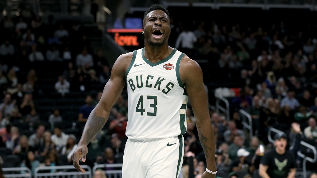 NBA: Ο Θανάσης Αντετοκούνμπο παρέμεινε στους Μιλγουόκι Μπακς