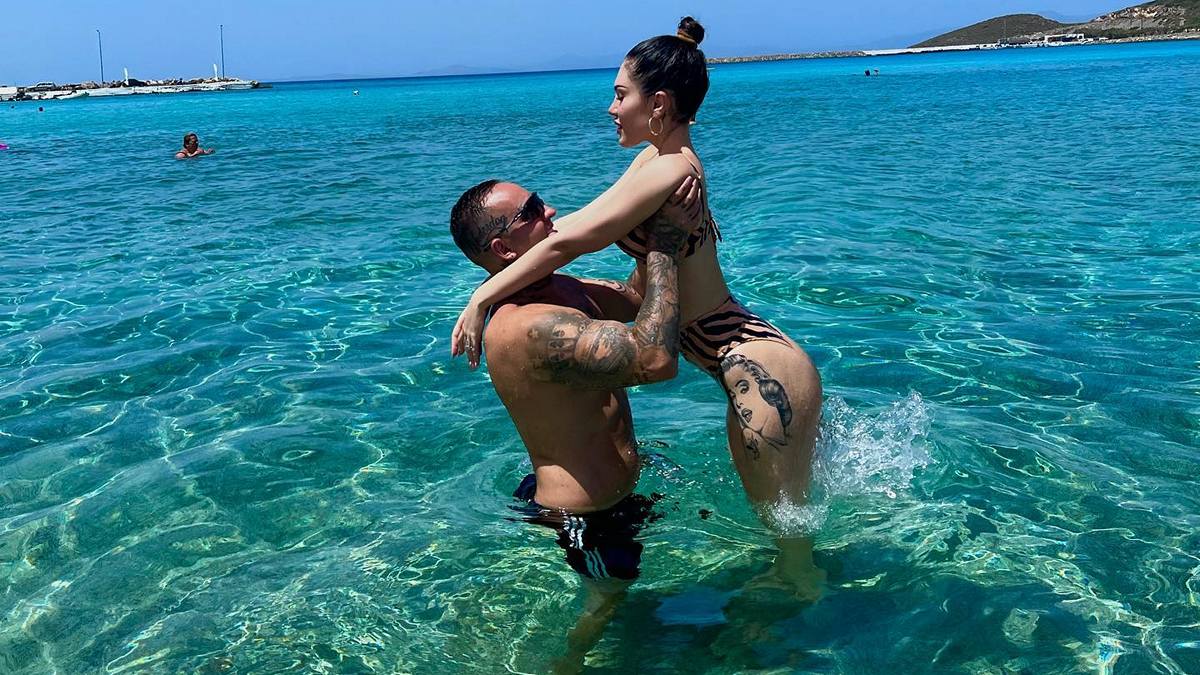 Έλενα Τσαγκρινού: Ανέβασε την… θερμοκρασία η όμορφη τραγουδίστρια με το καυτό μπικίνι της – ΦΩΤΟ