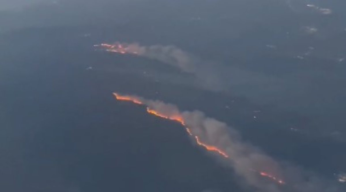 Φωτιά στην Ρόδο – BINTEO από αεροπλάνο δείχνει την έκταση του πύρινου μετώπου