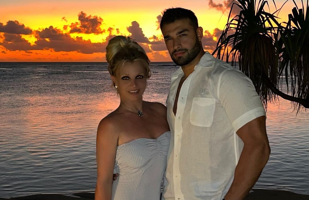 Μπρίτνεϊ Σπίαρς Σαμ Ασγκάρι