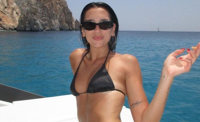 Dua Lipa στην Σίφνο