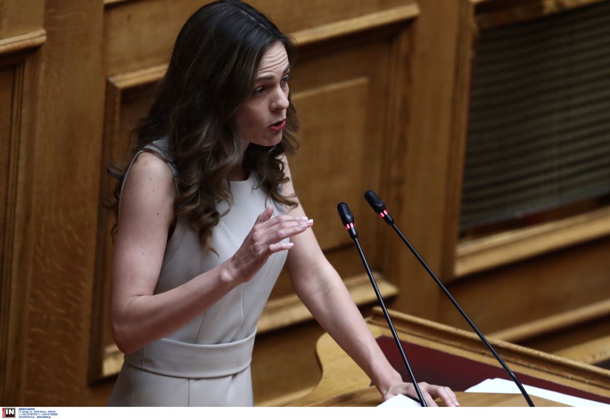 Έφη Αχτσιόγλου