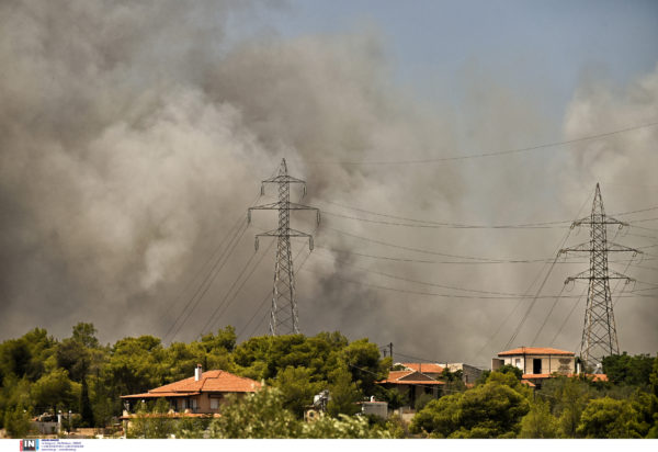 φωτιά Λουτράκι