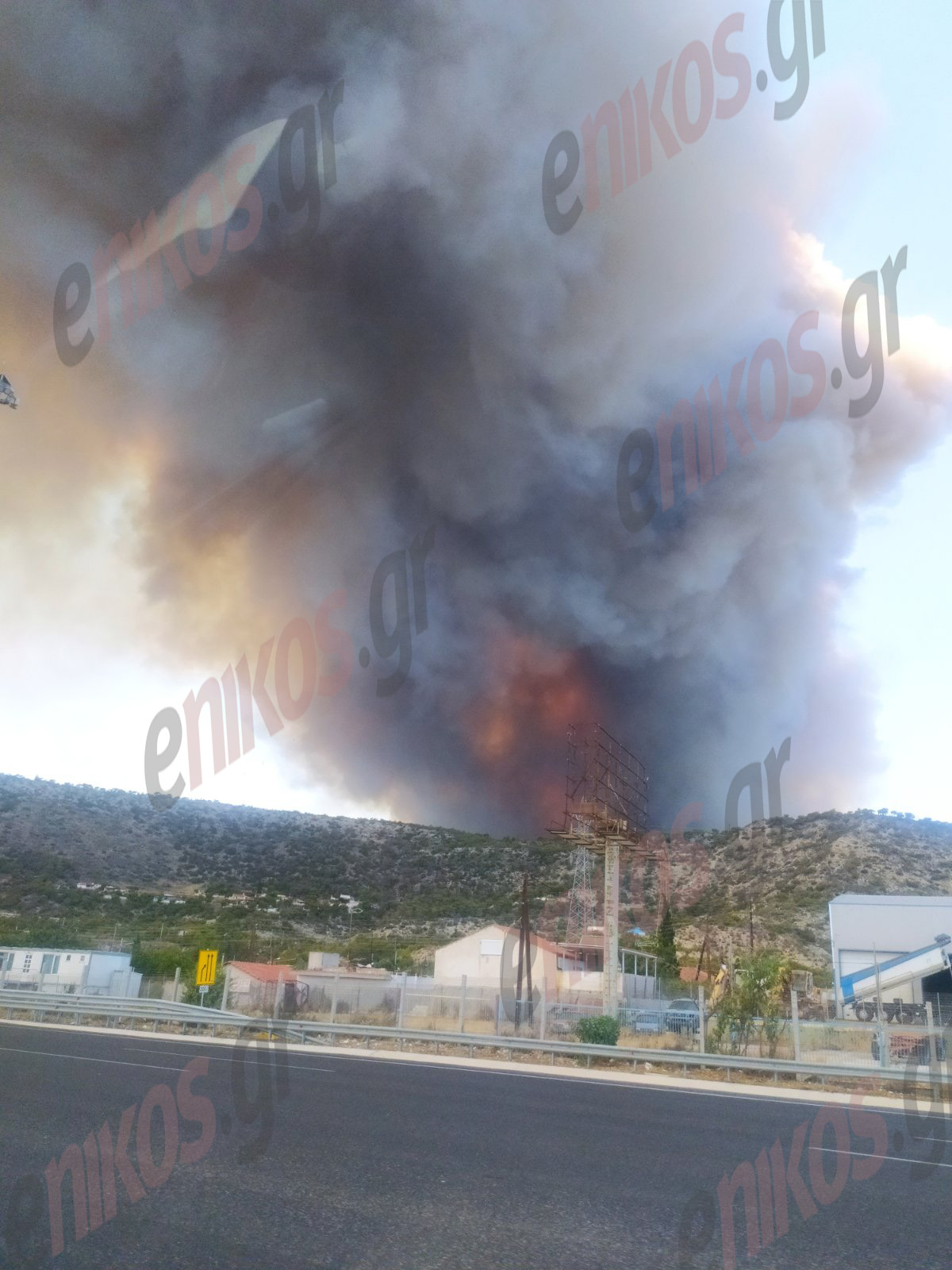 Φωτιά Λουτράκι