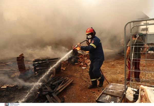 φωτιά Μάνδρα