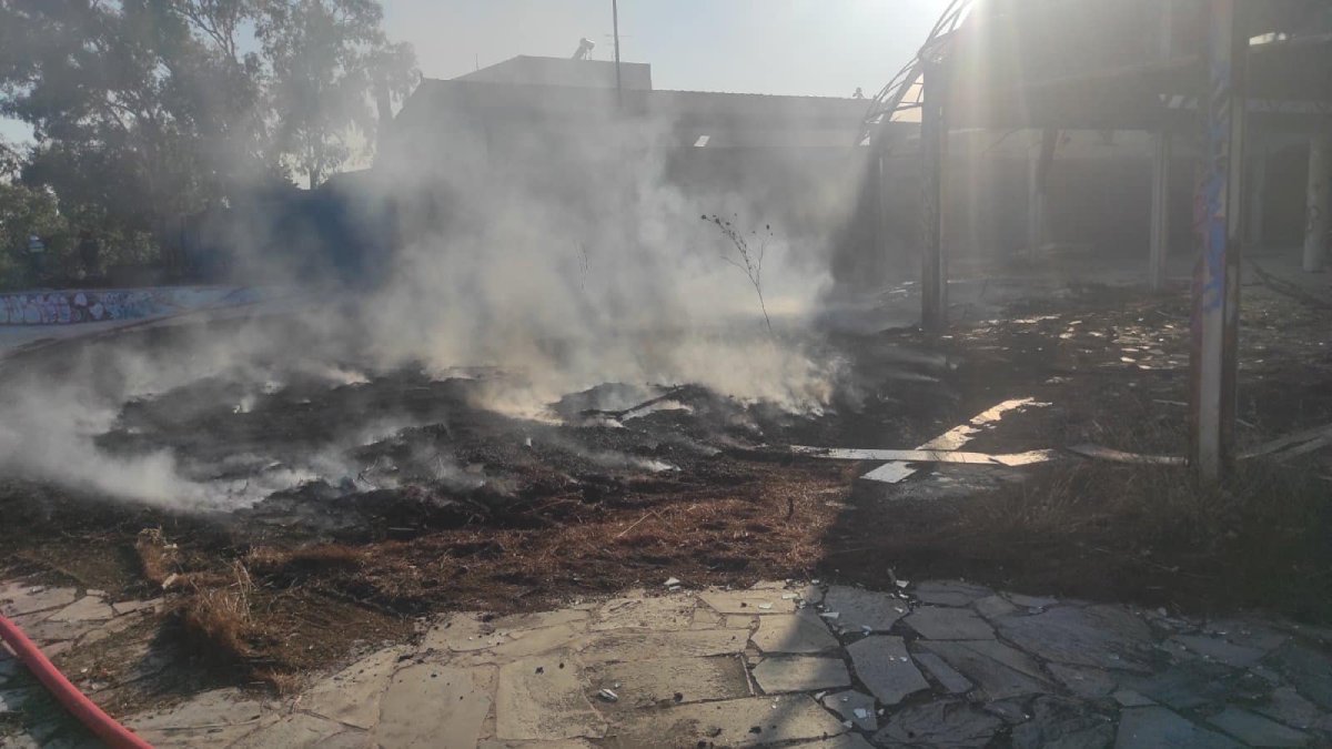 Κηφισιά: Φωτιά στο εγκαταλελειμμένο ξενοδοχείο «Grand Chalet» – ΦΩΤΟ