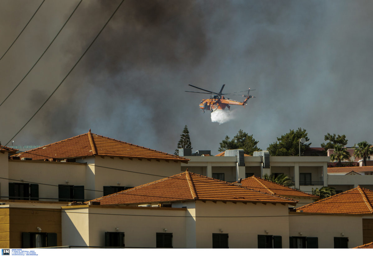 Φωτιά στη Ρόδο: Γιγαντιαία η κινητοποίηση των Ενόπλων Δυνάμεων