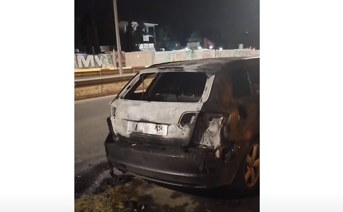 Γαλάτσι: Επεισόδια και μολότοφ στη λεωφόρο Βεΐκου – Στις φλόγες τυλίχθηκαν σταθμευμένα αυτοκίνητα – ΒΙΝΤΕΟ