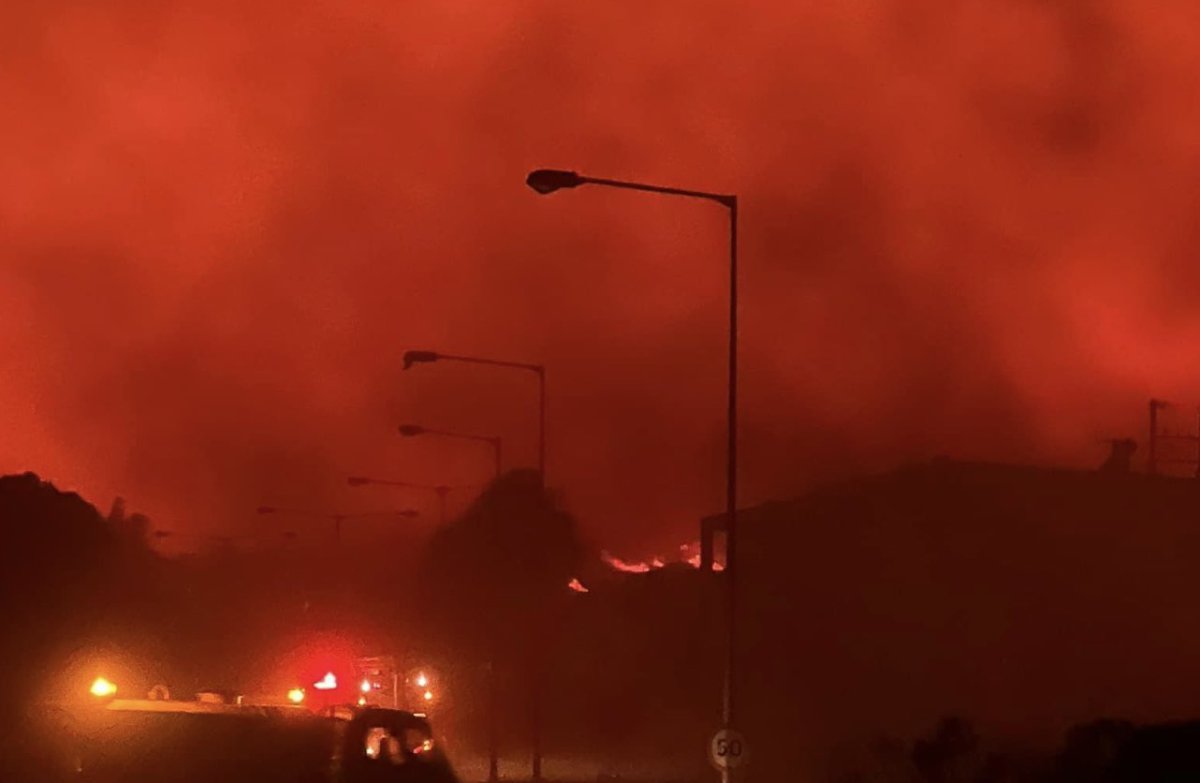 Φωτιά στην Ρόδο: Εικόνες αποκάλυψης από την πύρινη λαίλαπα