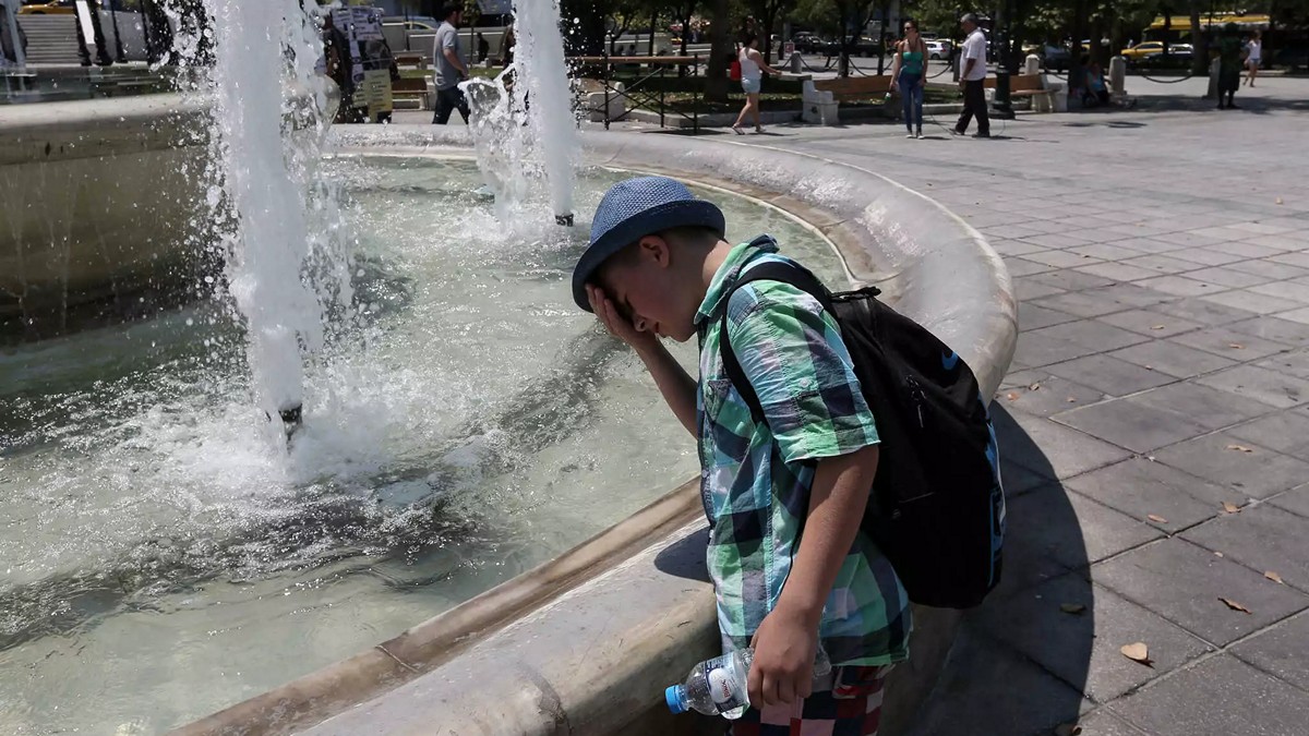 Καιρός: Στους 40 βαθμούς και σήμερα ο υδράργυρος – Παραμένουν οι ισχυροί άνεμοι