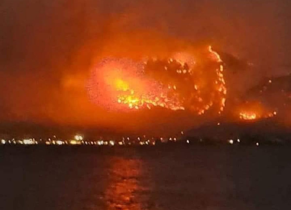 Φωτιά στην Κέρκυρα: Απεγκλωβισμός 59 ατόμων από την παραλία Νησάκι – Νέα επιχείρηση εκκένωσης στο Μπαρμπάτι