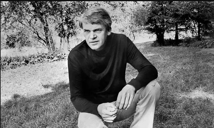 Πέθανε ο συγγραφέας Μίλαν Κούντερα